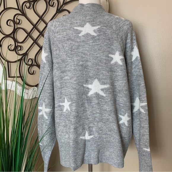 NWT Size 3X Super Soft Gray Star Print Sweater - Picture 3 of 6